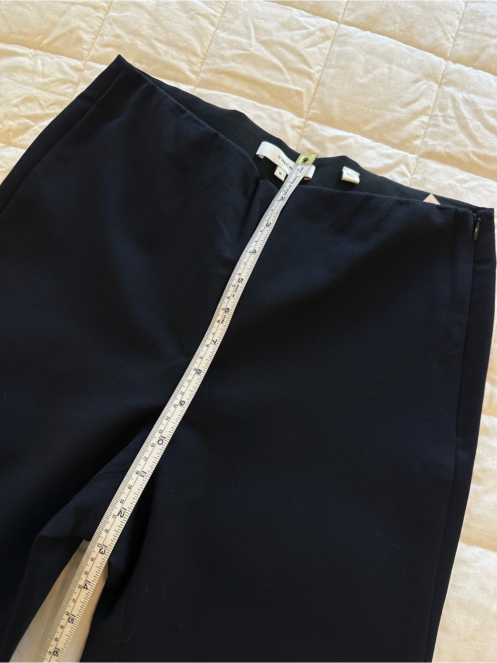 Vince Dress Slacks
New without tags women’s size medium - Picture 5 of 7